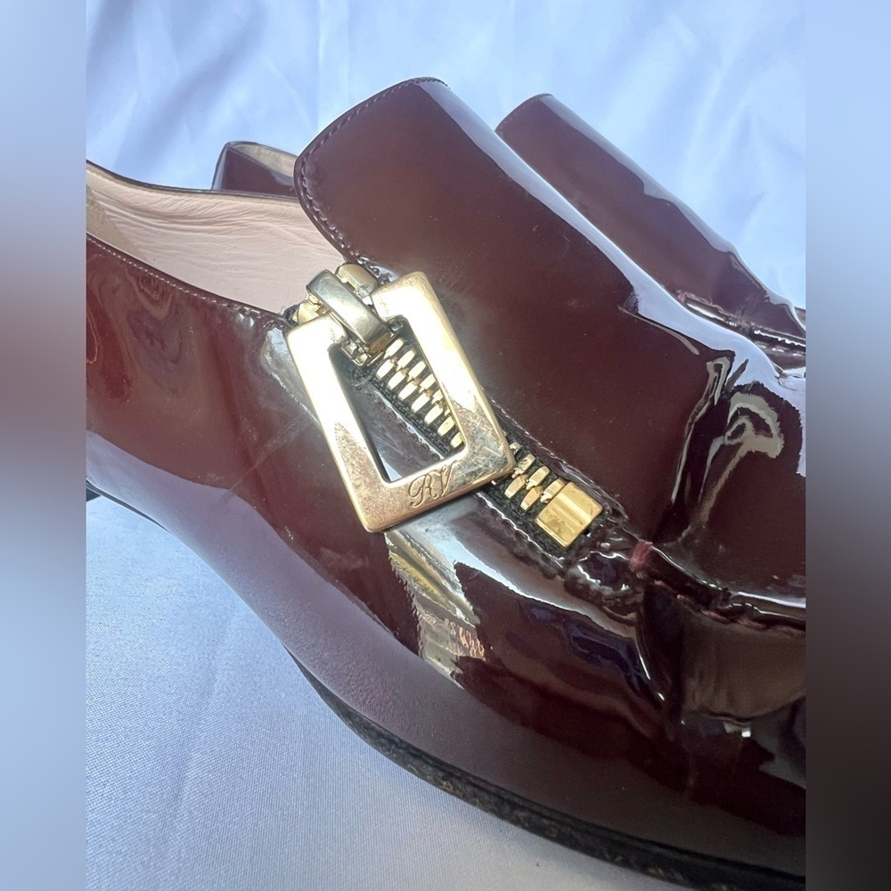Roger Vivier Polly Burgundy and Gold Patent Leather Loafer Shoes 9 - Picture 6 of 11